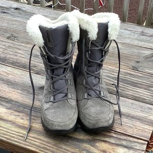 Columbia Snow Boots, grey, size 8